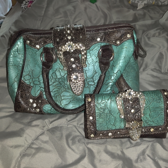 Purses - Picture 3 of 3